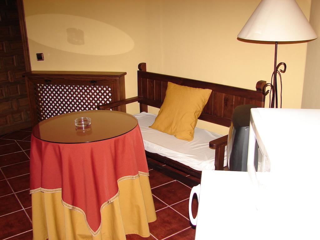 La Boticaria Casa Rural Apartamento Descargamaría Quarto foto